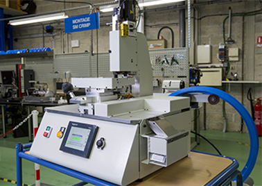 PININSERT 2100 用于PCB插入的半自動(dòng)插針設(shè)備