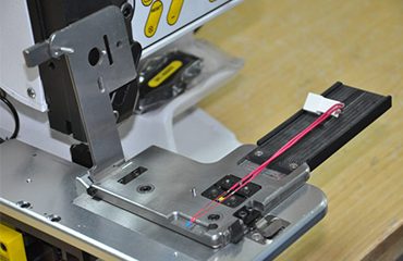 配備6個(gè)快速更換夾具的SM 壓接2000